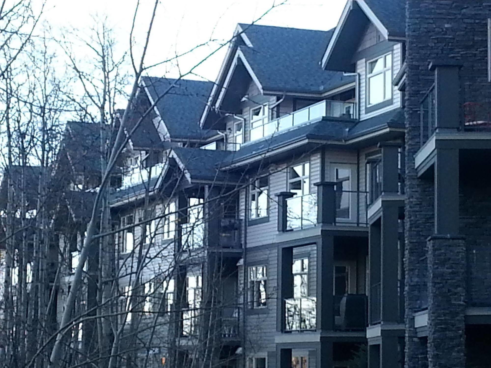 Pinnacle Inn & Suites Aspen Calgary Ngoại thất bức ảnh
