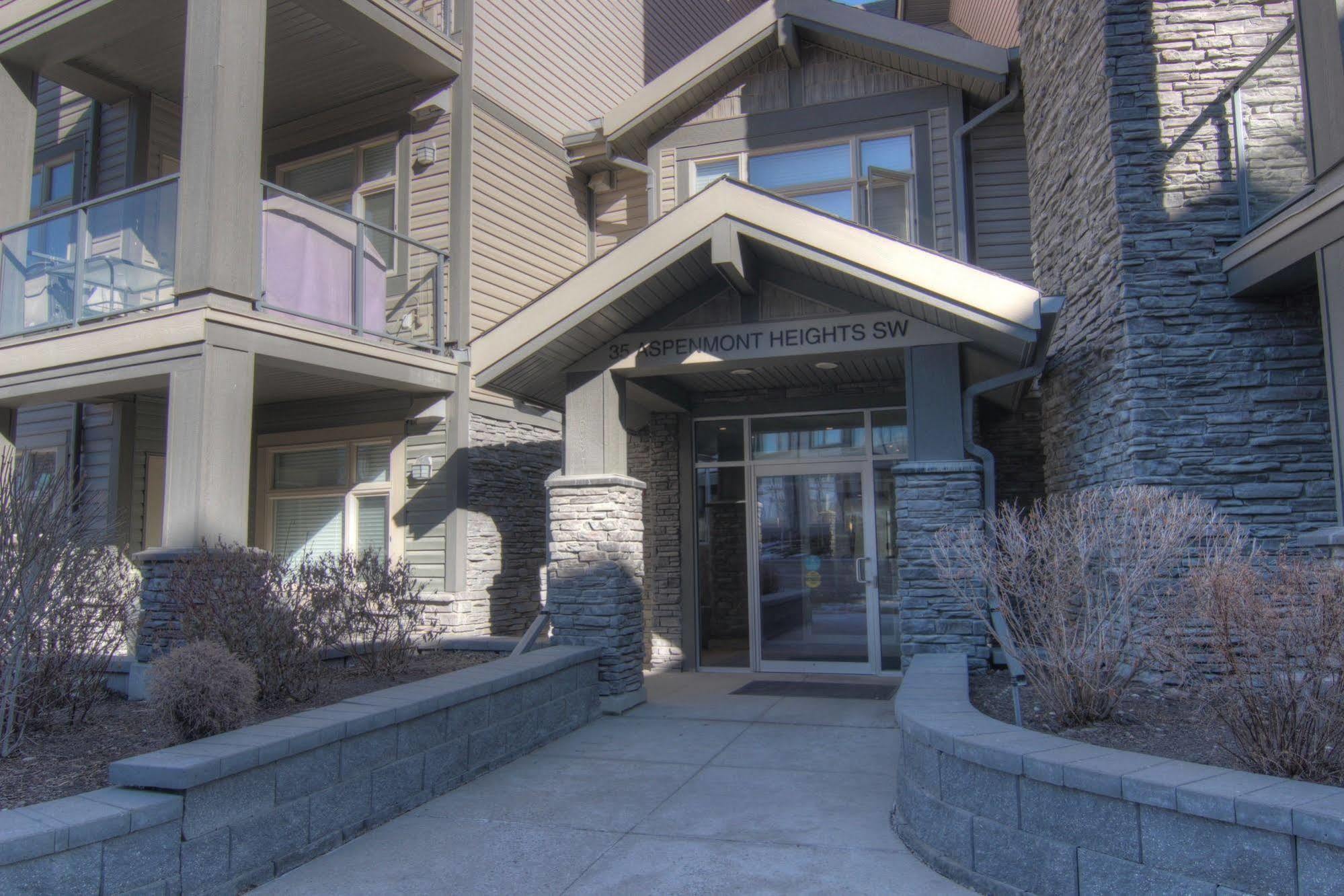 Pinnacle Inn & Suites Aspen Calgary Ngoại thất bức ảnh