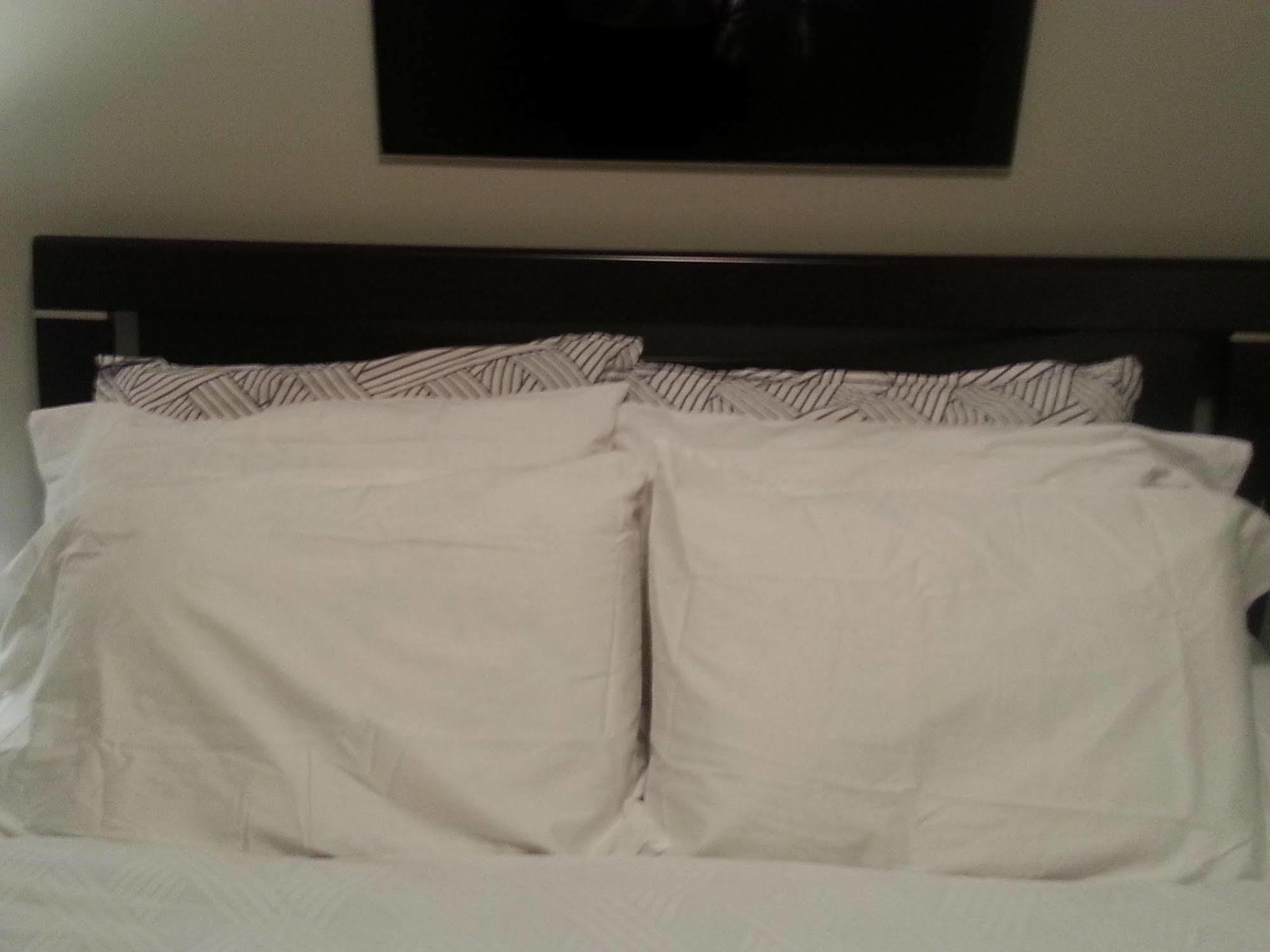 Pinnacle Inn & Suites Aspen Calgary Ngoại thất bức ảnh